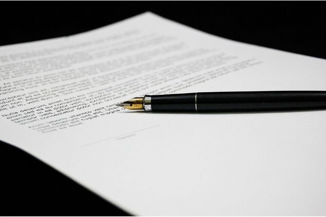 Śmierć najemcy lokalu mieszkalnego – czy rodzina musi opuścić mieszkanie?