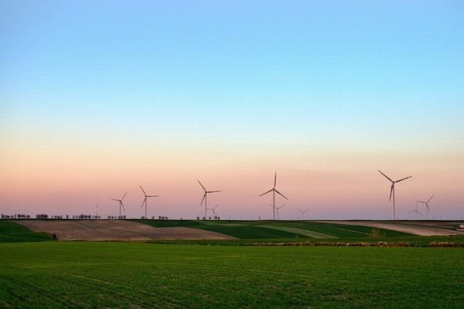 Potencjał na nowe miejsca pracy i rozwój technologii tkwi w zielonej energii