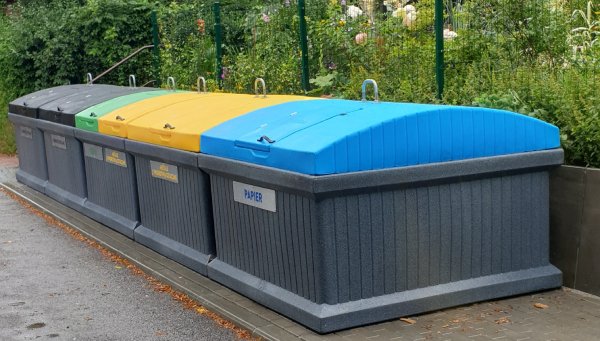 Obudowa pojemnika na śmieci z klapą – zobacz rozwiązanie dla osiedli - galeria