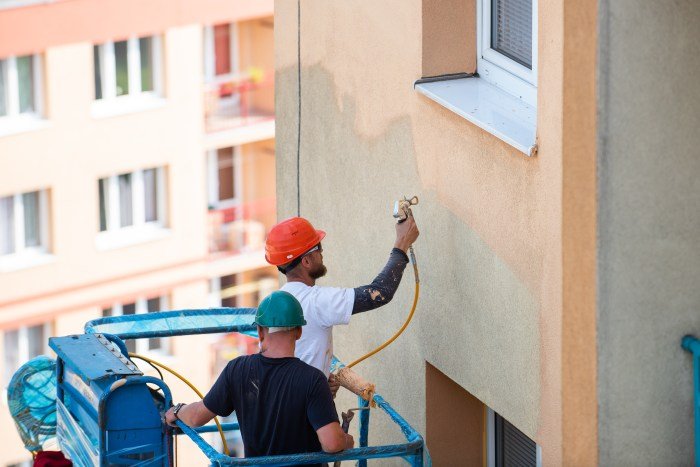 Czyszczenie i mycie ścian elewacji budynków wielolokalowych