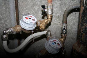 Jak zapewnić prawidłowe opomiarowanie wody i ciepła w budynku?