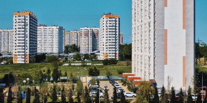 Czy prywatny TBS może nałożyć opłatę za parking?