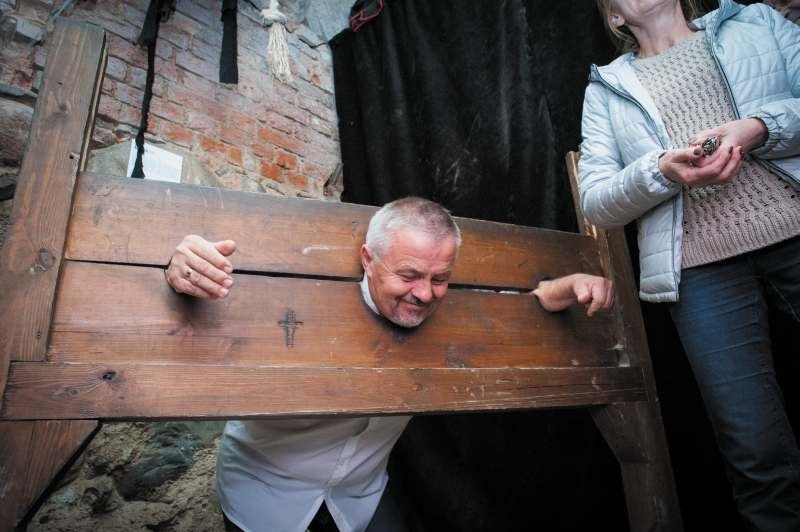 Wręczeniu nagród towarzyszyło zwiedzanie zamku w Gniewie i część rozrywkowo-artystyczna „Szabla i kielich”.