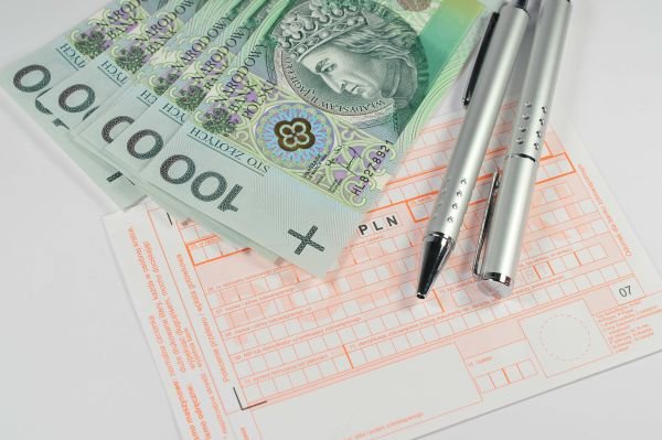 Artykuł podpowiada zarządcom nieruchomości, jak skutecznie i prawidłowo dochodzić zaległości za lokale mieszkalne we wsp&oacute;lnotach mieszkaniowych.
Rys. archiwum redakcji Administratora