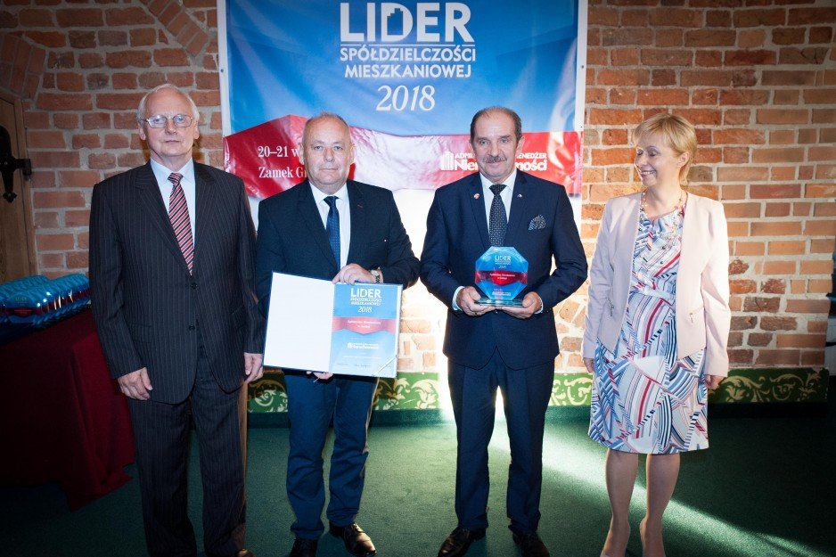 Stanisław Luty, przewodniczący rady nadzorczej,
i Józef Wawrzyn, prezes zarządu SM w Gołdapi