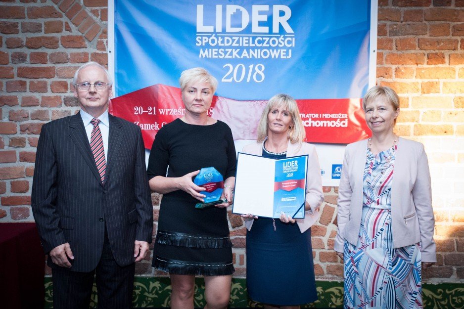 Edyta Święcka i Iwona Machnio, reprezentujące WSM „Ochota” w Warszawie