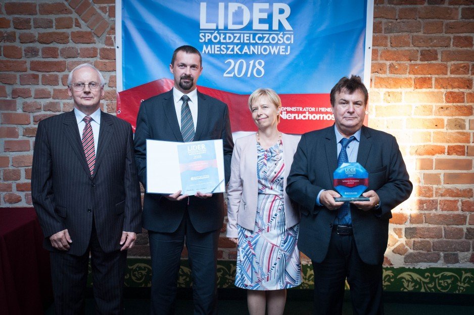 Piotr Szczerba, wiceprezes zarządu, i Stanisław
Sokół, prezes zarządu SM „Zawiercie”