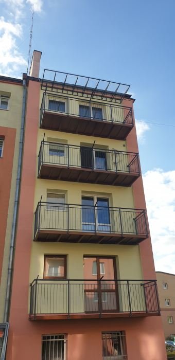 montaz balkonow wspornikowych balkon tech4 1