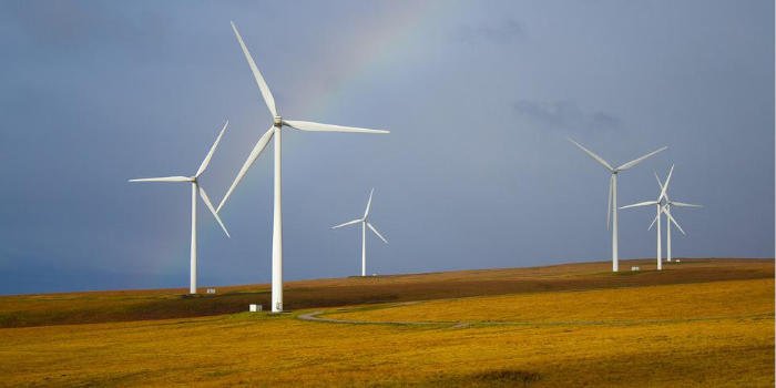 Przedstawiciele ministerstwa klimatu i środowiska twierdzą, że zmiana ustawy dotyczącej&nbsp;elektrowni wiatrowych&nbsp;poszerzy dostępność teren&oacute;w do budowy farm wiatrowych, fot. Pixabay