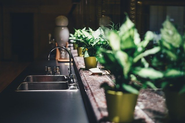 Wstrzymanie dostaw ogrzewania lub ciepłej wody do lokalu mieszkalnego z własnej kotłowni w budynku wsp&oacute;lnoty mieszkaniowej. Fot. Pixabay