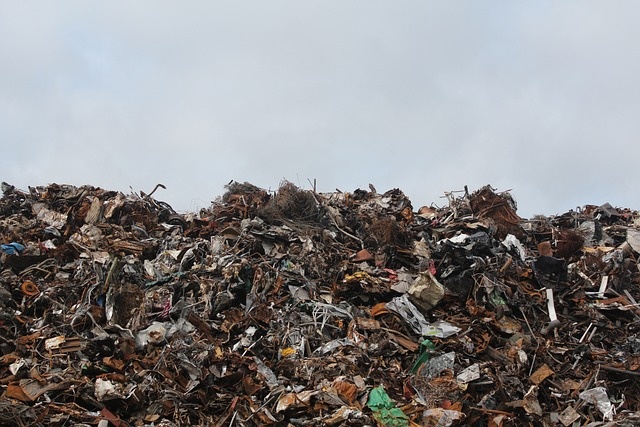 Składowiska śmieci to tykająca bomba. Fot. pixabay