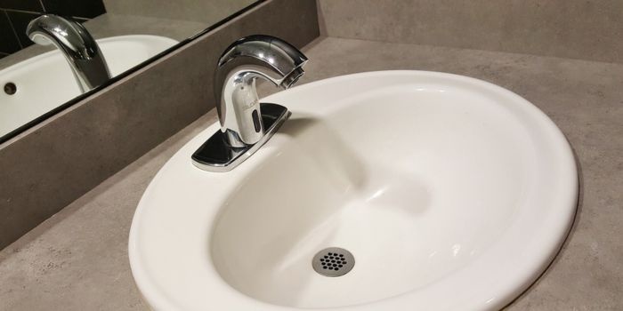 W czasie naprawy rury kanalizacyjnej lokatorzy nie mogą używać umywalek, zlew&oacute;w i WC. Fot. Pixabay