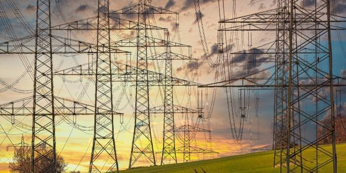URE zauważyło, że problemem polskiego systemu jest okresowa nadpodaż energii, w kt&oacute;rej nie przechwytuje się nadmiarowego prądu z OZE,&nbsp;fot. Pixabay