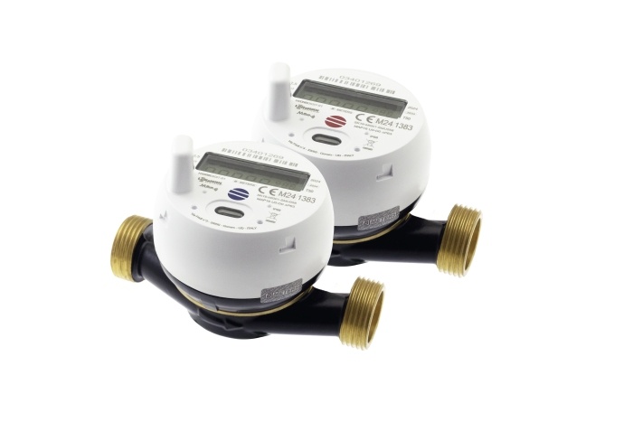 Wodomierz HYDRODIGIT-S1 COMBO na białym tle