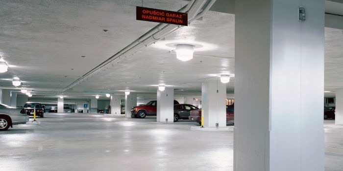 Dob&oacute;r systemu detekcji gaz&oacute;w w garażach i parkingach podziemnych